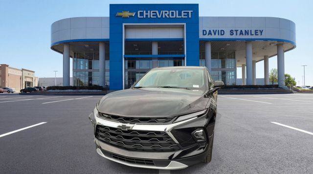New 2026 Chevrolet Blazer LT w/ LPO, Black Sport Package FWD image 3