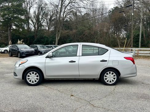 Used 2017 Nissan Versa S Plus FWD image 4