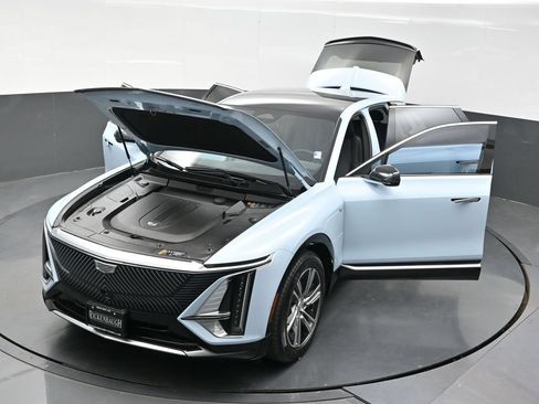 Certified 2024 Cadillac Lyriq Luxury AWD/4WD image 41