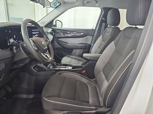 Certified 2024 Chevrolet TrailBlazer LT w/ LT Cold Weather Package AWD/4WD image 18