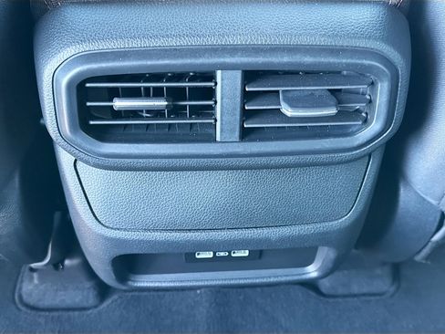 Used 2023 Honda Pilot Sport image 19