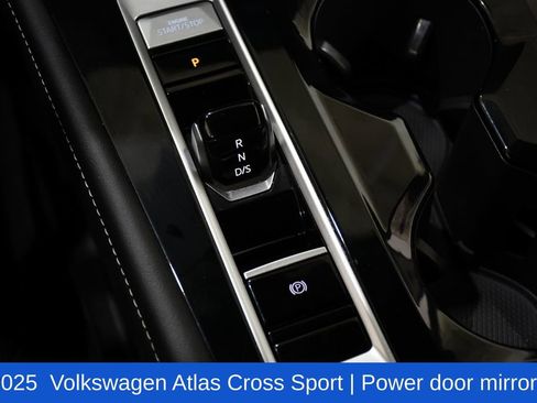 Used 2025 Volkswagen Atlas Cross Sport SE FWD image 23
