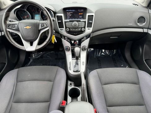 Used 2014 Chevrolet Cruze LT image 15