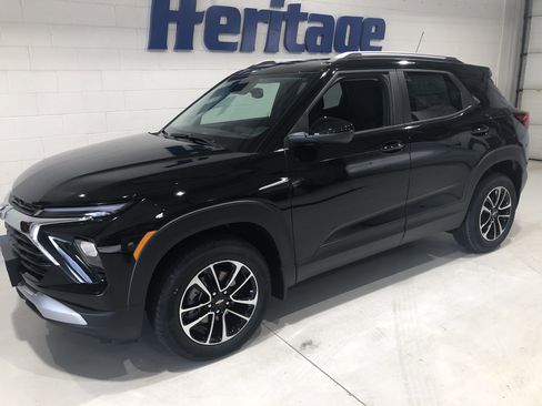 New 2025 Chevrolet TrailBlazer LT w/ Convenience Package image 1