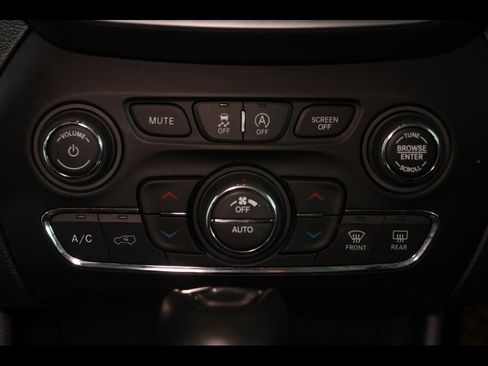 Used 2022 Jeep Cherokee Trailhawk w/ Sun, Sound & Nav Group image 27