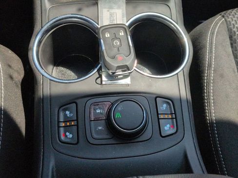 Used 2023 GMC Terrain SLE w/ Driver Convenience Package FWD image 16