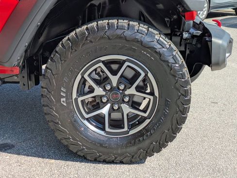Used 2024 Jeep Wrangler Unlimited Rubicon AWD/4WD image 12