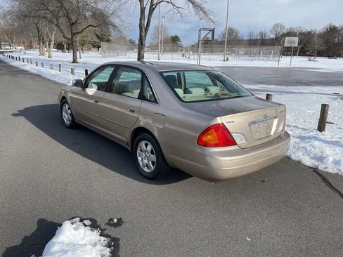 Used 2002 Toyota Avalon XL image 16