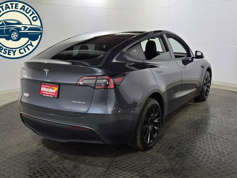Used 2021 Tesla Model Y Long Range AWD/4WD image 7