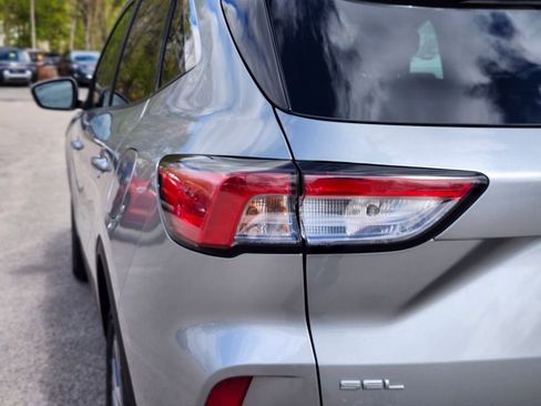 Used 2022 Ford Escape SEL w/ Technology Package AWD/4WD image 9