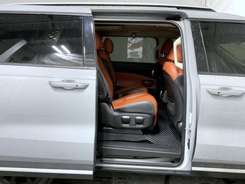 Used 2023 Kia Carnival SX Prestige FWD image 22