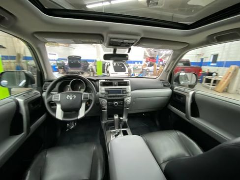 Used 2011 Toyota 4Runner SR5 w/ Premium Pkg w/Leather AWD/4WD image 29