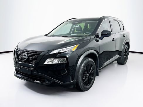 Used 2023 Nissan Rogue SV w/ SV Premium B Package image 3