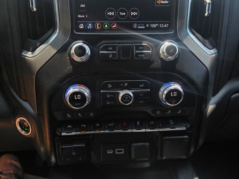 Used 2021 GMC Sierra 1500 Denali w/ Technology Package AWD/4WD image 10