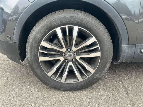 Used 2016 Ford Explorer Platinum image 9