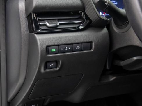 Used 2020 Nissan Sentra SV image 16