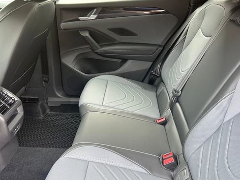 New 2026 Volkswagen Tiguan SE R-Line FWD image 21
