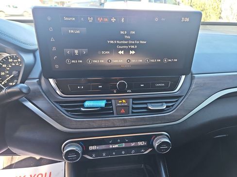 Used 2023 Nissan Altima 2.5 SL image 18