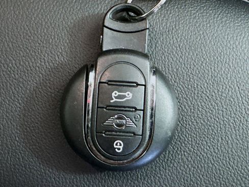 Used 2019 MINI Cooper S w/ Signature Upholstery Package image 35