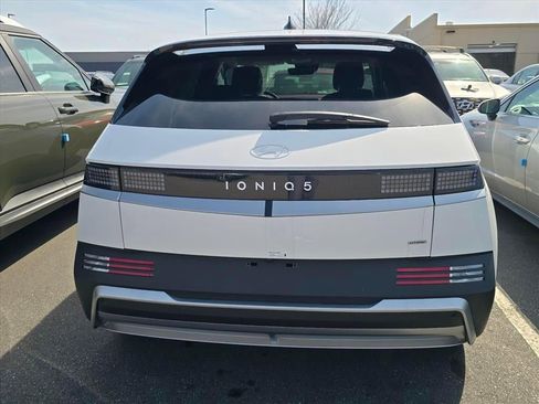 New 2026 Hyundai Ioniq 5 SEL image 4