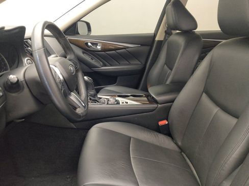 Used 2018 INFINITI Q50 Luxe w/ Essential Package (3.0T Luxe) AWD/4WD image 17