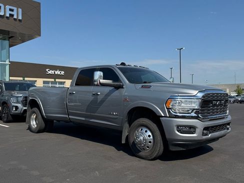Used 2021 RAM 3500 Limited AWD/4WD image 3