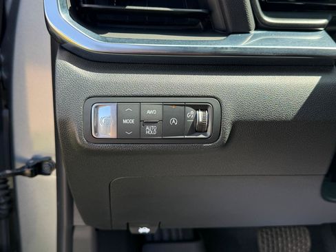 Used 2025 GMC Terrain Elevation w/ Elevation Premium Package AWD/4WD image 16