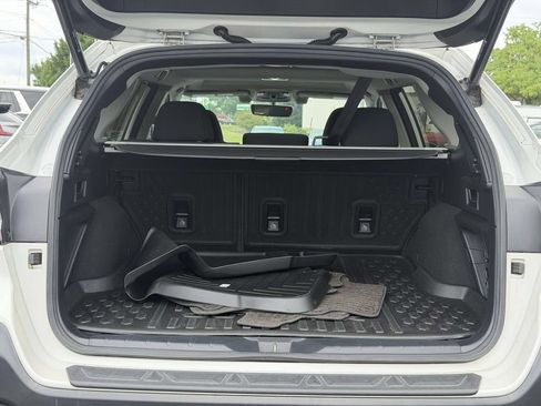 Used 2020 Subaru Outback Premium AWD/4WD image 14