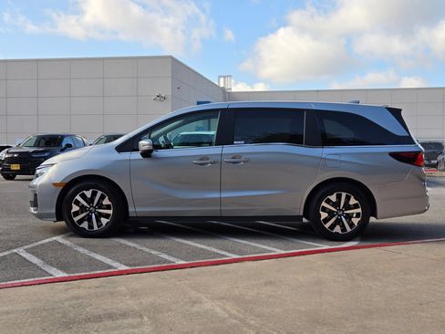 Certified 2025 Honda Odyssey EX-L image 6