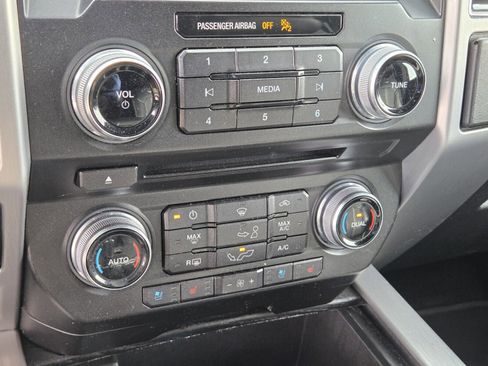 Used 2018 Ford F150 Platinum w/ Equipment Group 701A Luxury image 21