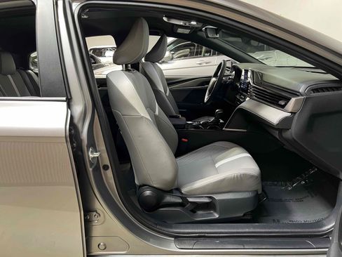 Used 2025 Toyota Camry SE w/ Convenience Package FWD image 33