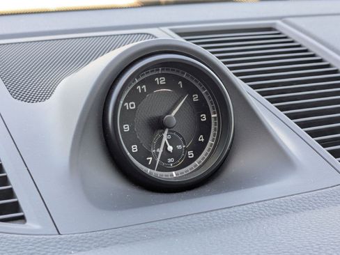 Certified 2025 Porsche Macan image 21