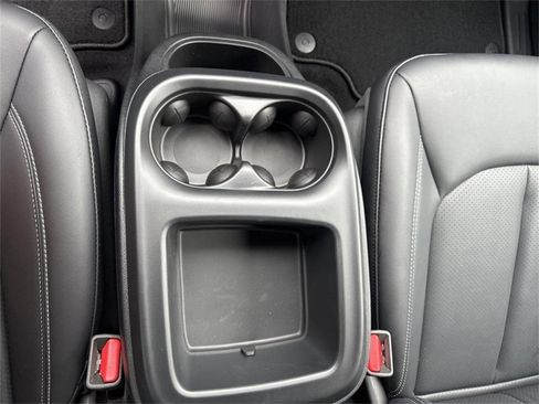 New 2025 Chrysler Pacifica Select w/ Uconnect Theater Family Group image 16