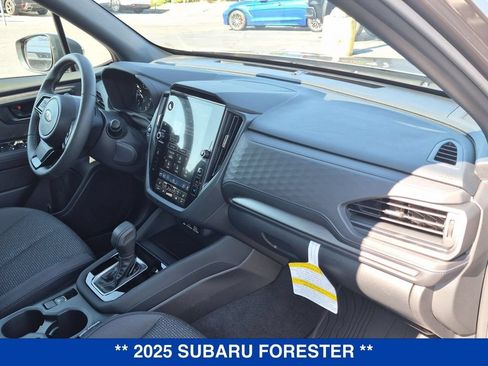 Used 2025 Subaru Forester Premium AWD/4WD image 32