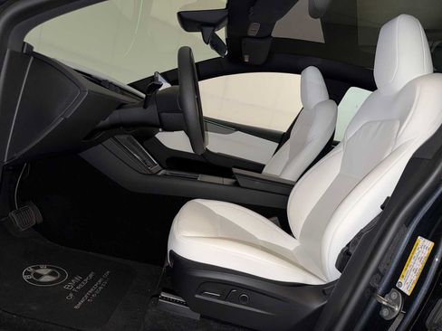 Used 2026 Tesla Model Y 2WD image 9