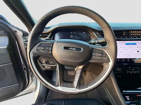 Used 2024 Jeep Grand Cherokee L Limited w/ Luxury Tech Group II image 40