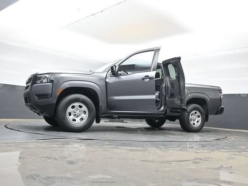 Used 2025 Nissan Frontier S AWD/4WD image 39