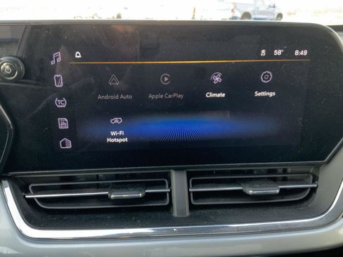 Used 2025 Chevrolet Trax LT w/ LT Convenience Package image 38