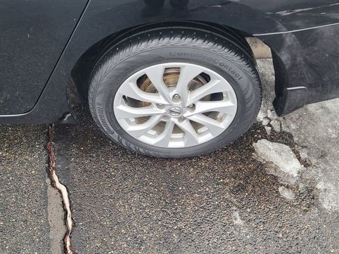 Used 2019 Nissan Sentra SV image 6