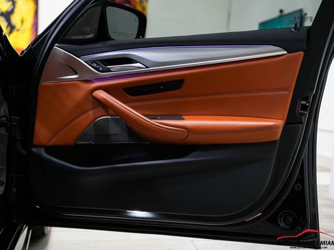 Used 2021 BMW M5 image 55