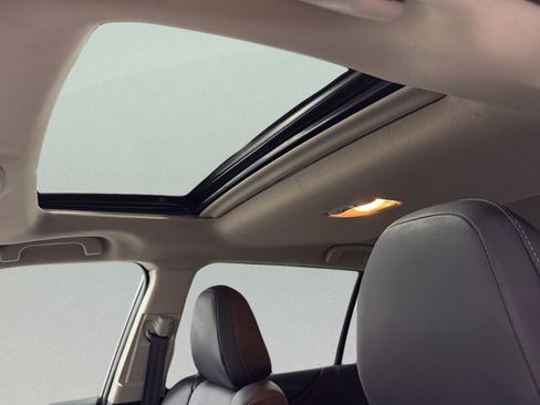 Used 2021 Subaru Outback Limited image 17