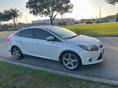 Used 2012 Ford Focus Titanium FWD image 8