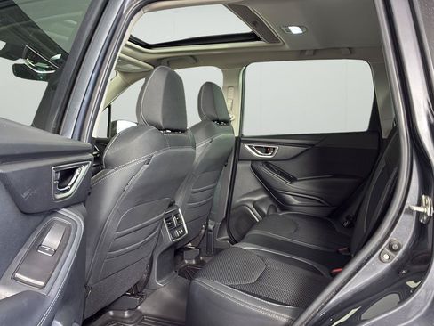 Used 2022 Subaru Forester Premium AWD/4WD image 21