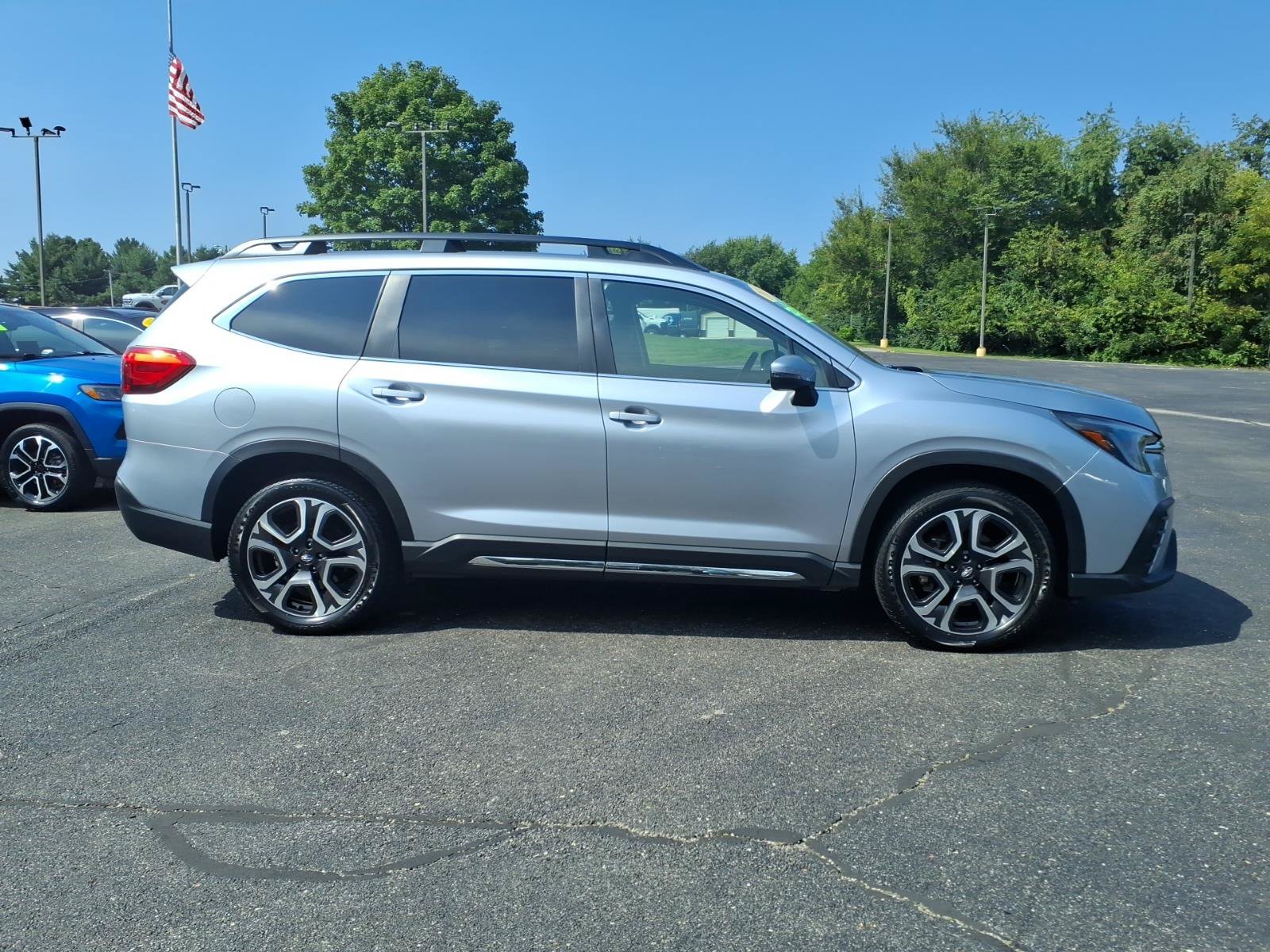Used 2023 Subaru Ascent Limited AWD/4WD image 8