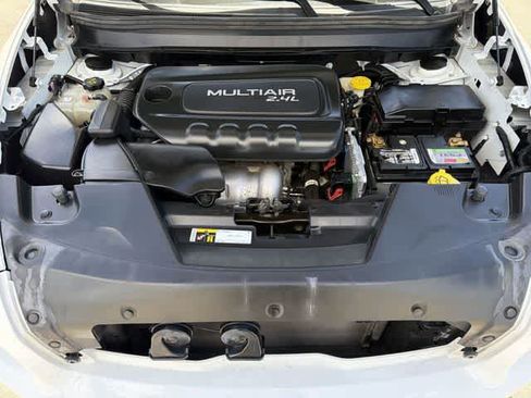 Used 2017 Jeep Cherokee Latitude FWD image 11