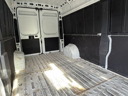 Used 2024 RAM ProMaster 2500 w/ Convenience Group FWD image 14