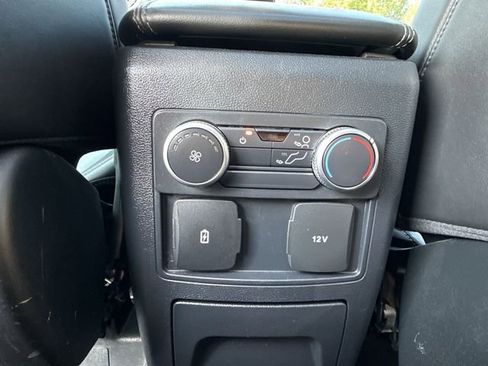 Used 2022 Ford Explorer XLT w/ Equipment Group 202A image 26