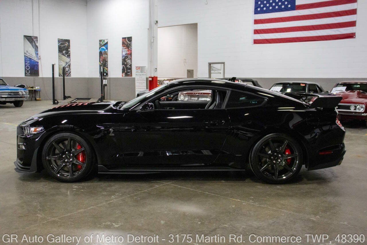 Used 2020 Ford Mustang Shelby GT500 w/ Carbon Fiber Track Pack RWD image 3