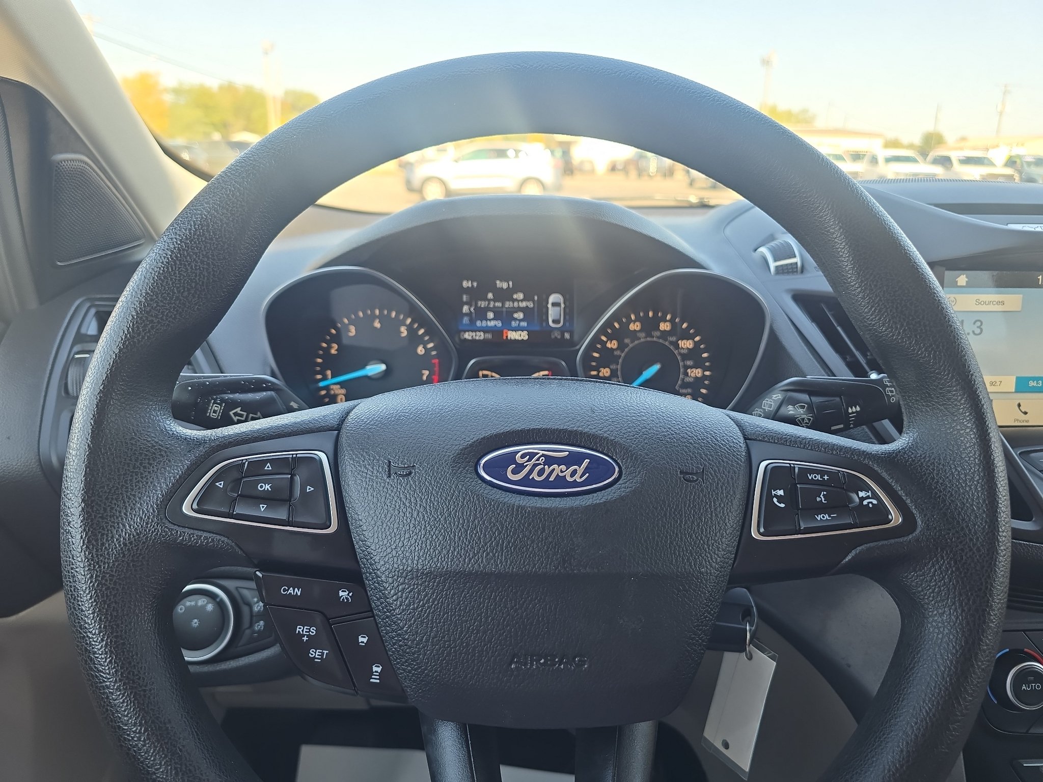 Used 2018 Ford Escape SE w/ Ford Safe & Smart Package FWD image 17