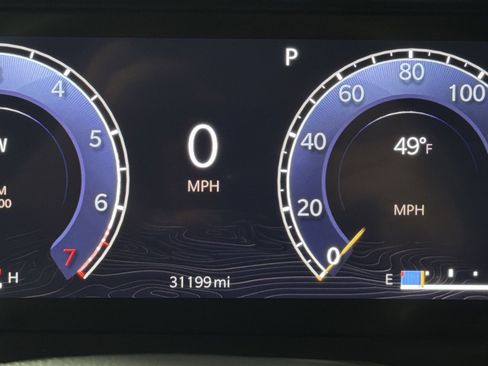 Used 2023 Jeep Grand Cherokee Limited w/ Black Appearance Package image 17